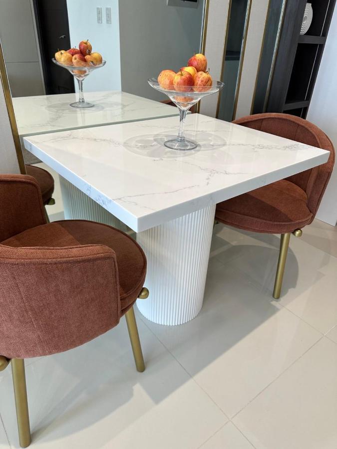 Uptown Parksuites Bgc 따구익 외부 사진