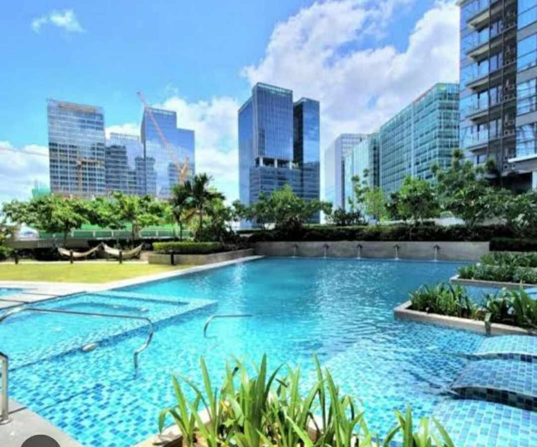 Uptown Parksuites Bgc 따구익 외부 사진
